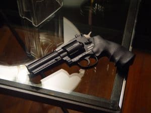 gun 1503923 300x225 1