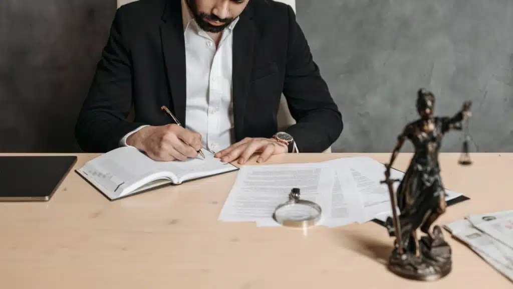 How to Find the Best Criminal Defense Lawyer img