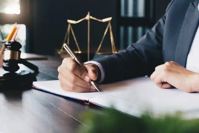 Hiring a Criminal Defense Attorney Hiring a Criminal Defense Attorney